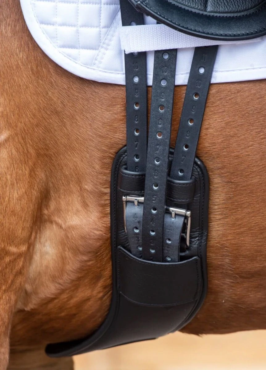 Kent & Masters Short Dressage Girth - Black 4 Kent & Masters Short Dressage Girth - Black - Image 2