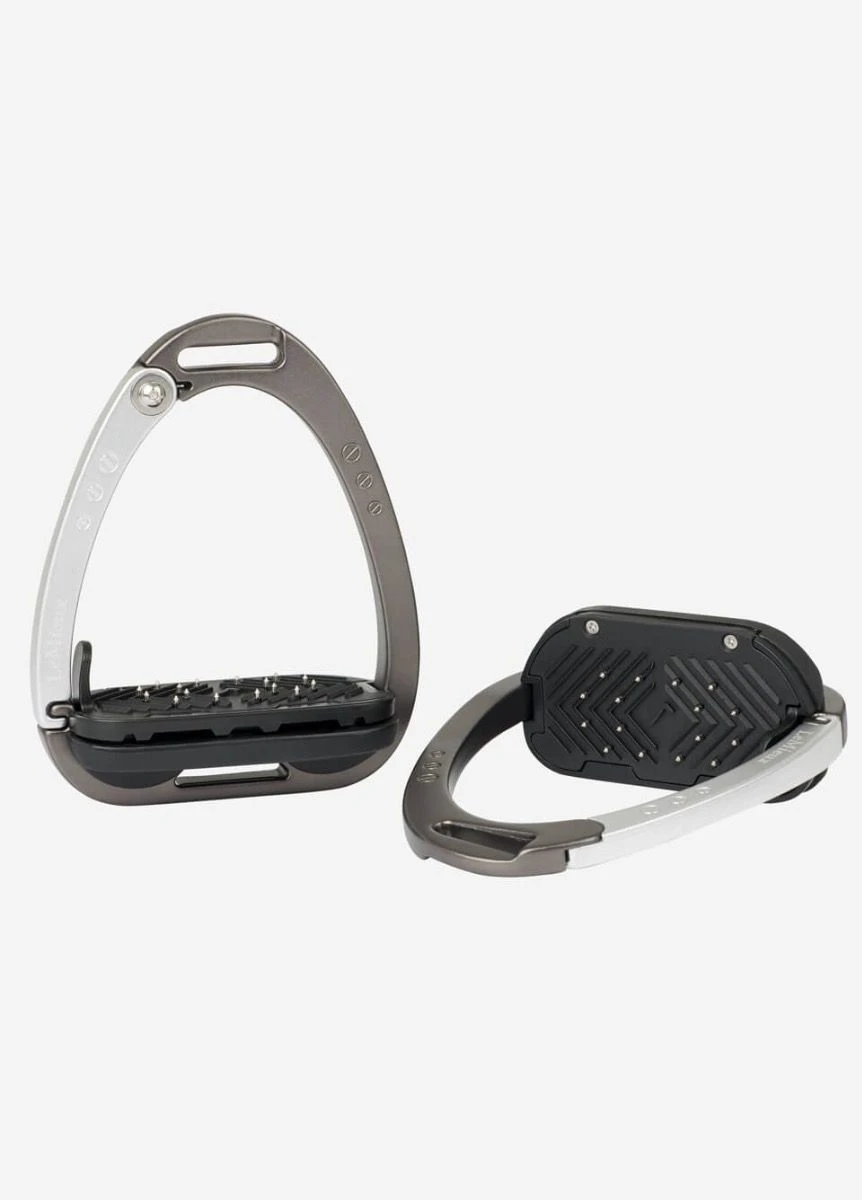 LeMieux Vector Balance Stirrups - Carbon/Silver 3 LeMieux Vector Balance Stirrups - Carbon/Silver