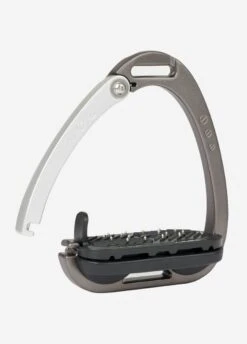LeMieux Vector Balance Stirrups - Carbon/Silver 6 LeMieux Vector Balance Stirrups - Carbon/Silver -Equestrian Supply Store lm vector stirrup carbon silver 2rdy