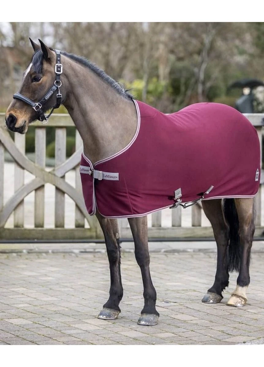 LeMieux Arika Jersey-Tek Fleece Rug - Burgundy 3 LeMieux Arika Jersey-Tek Fleece Rug - Burgundy